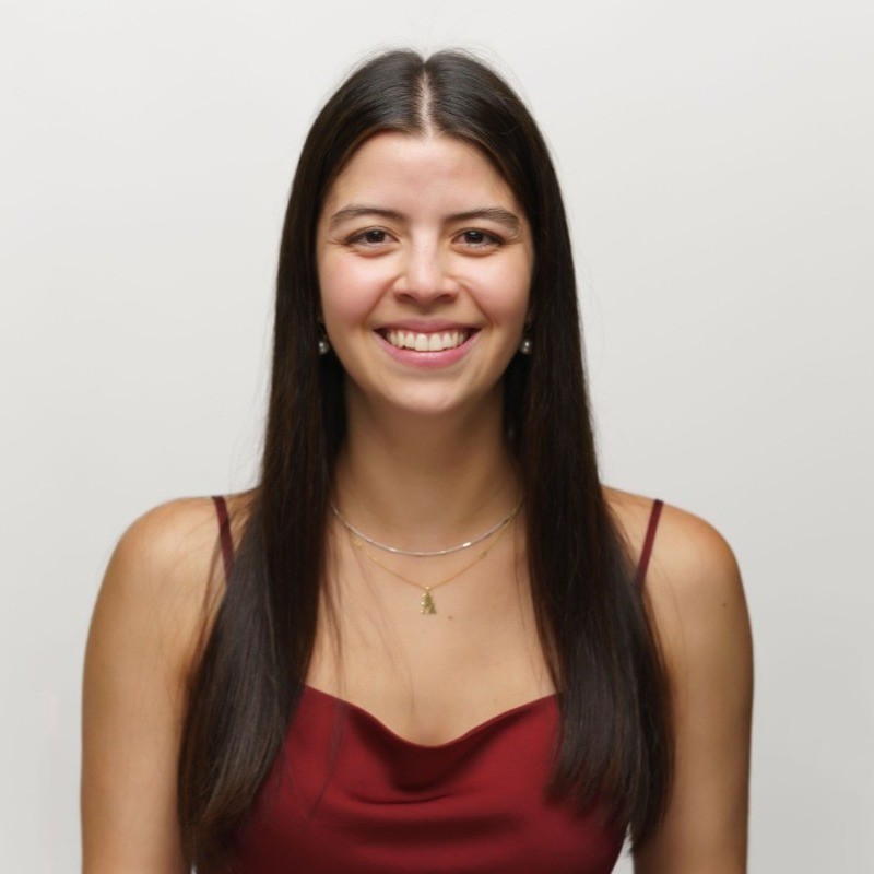 Andreina Viva Thomas Headshot